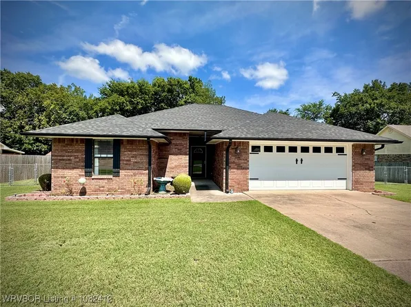 2900 Ash St, Poteau, OK 74953