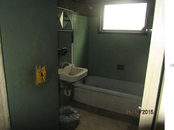 4th image of 134 Academy Ave