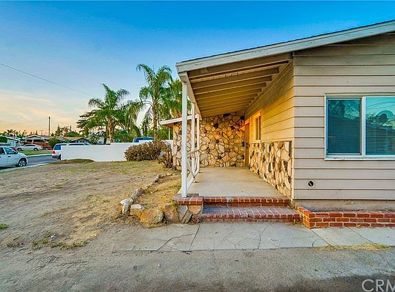 5th image of 9843 Saratoga Ave