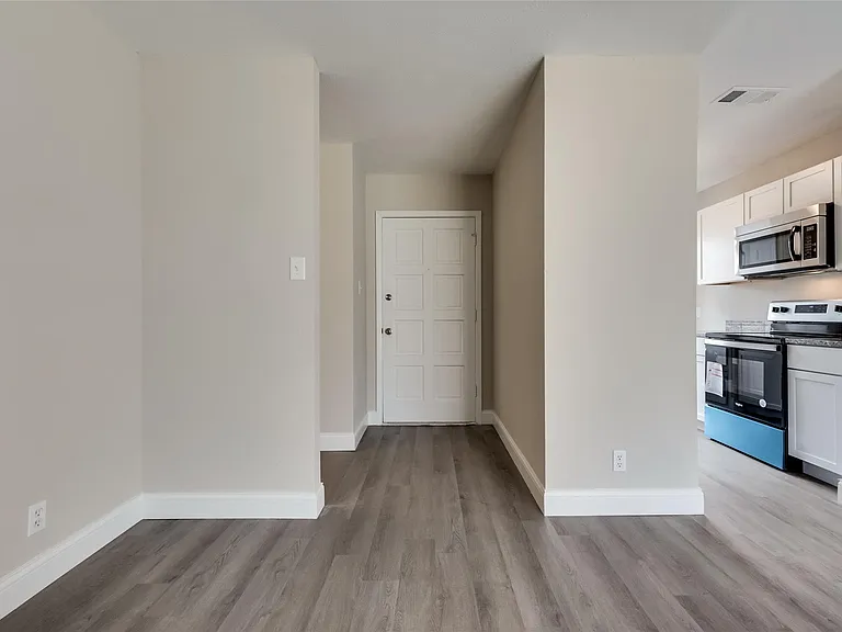 1114 Anthony Dr — Photo 21
