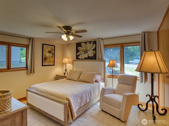 5th image of 805 E Spring Street