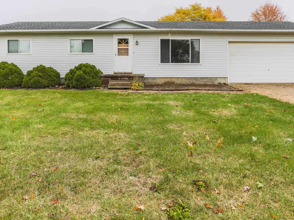 102 Charles St, Capac, MI 48014