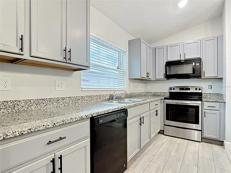 3040 Lakes Crest Ave — Photo 29