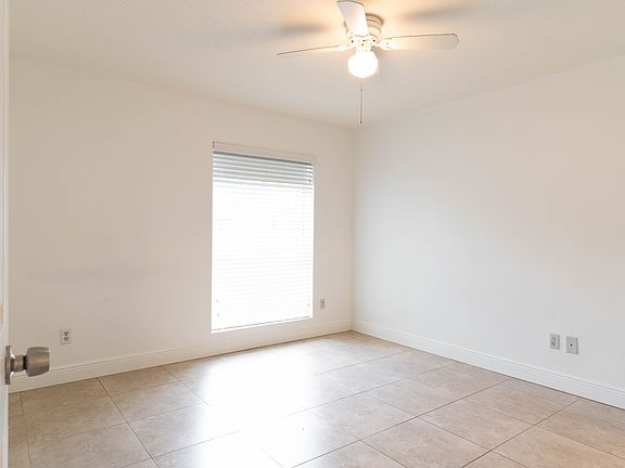 5th image of 875 Riverside Dr Unit 715-1
