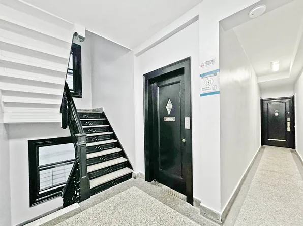 338 East 15th Street image 10 of 12