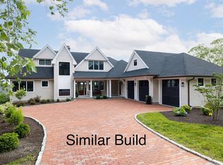 46 Buttonwood Ln, Ipswich, MA 01938