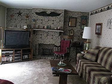 2nd image of 542 Roseland Ave