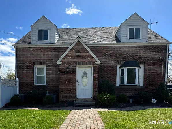 14 Thill St, West Haven, CT 06516