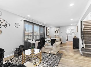 6352 North 104th STREET, Milwaukee, WI 53225