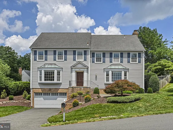 9810 Spring Ridge Ln, Vienna, VA 22182