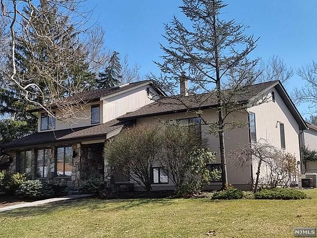 2nd image of 2 Cedar Ct