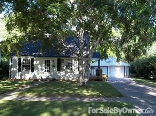 W63N340 Hillcrest Ave, Cedarburg, WI 53012