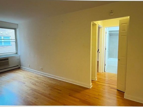 5th image of 3710-3710-418 N Pine Grove Ave #4-1-8