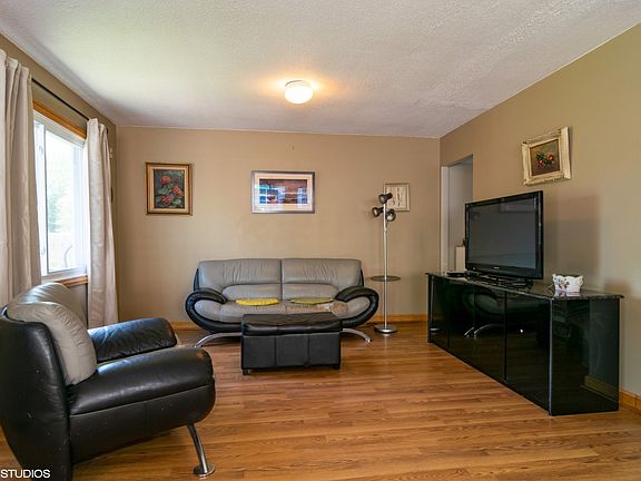 5th image of 5851 Chatsworth Ct