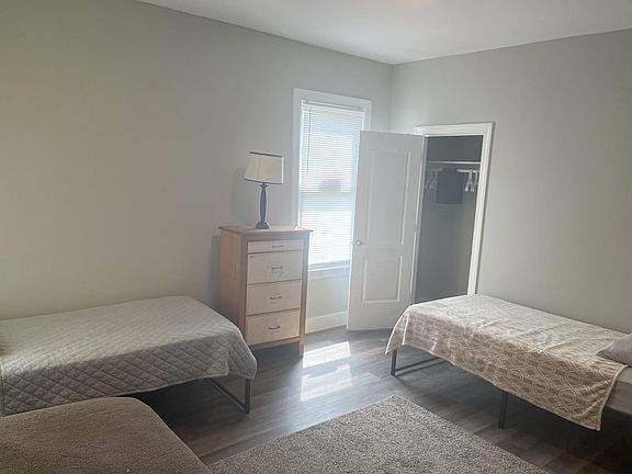 5th image of 2215 Wright Ave