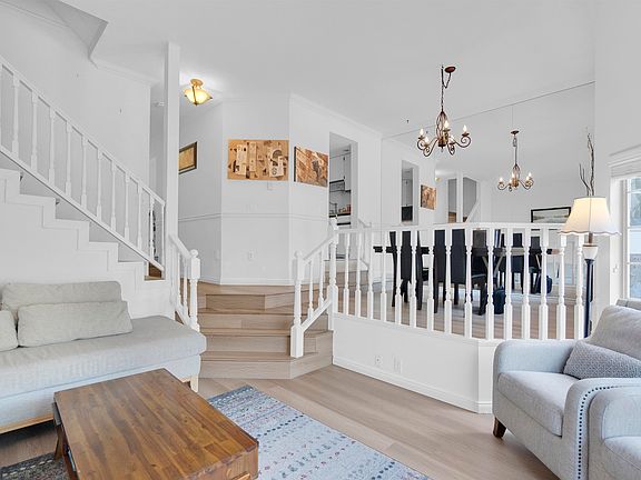 3rd image of 216 E 6th St #108