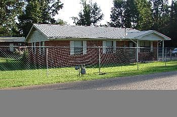 2nd image of 111 E Sherry Ln
