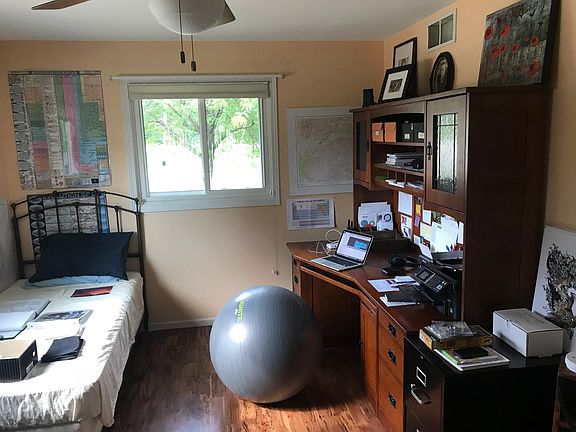 Second bedroom (currently set up as an office/ guest room)