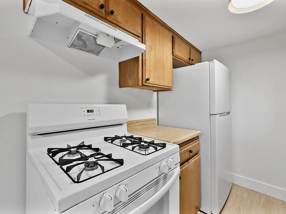 16731 Sherman Way #107A