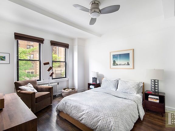 3rd image of 41 W 96th St #2A