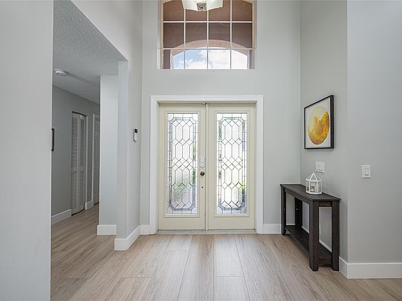 4th image of 102 Cameron Court