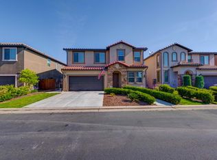 5973 E Via Firenza Dr, Fresno, CA 93727