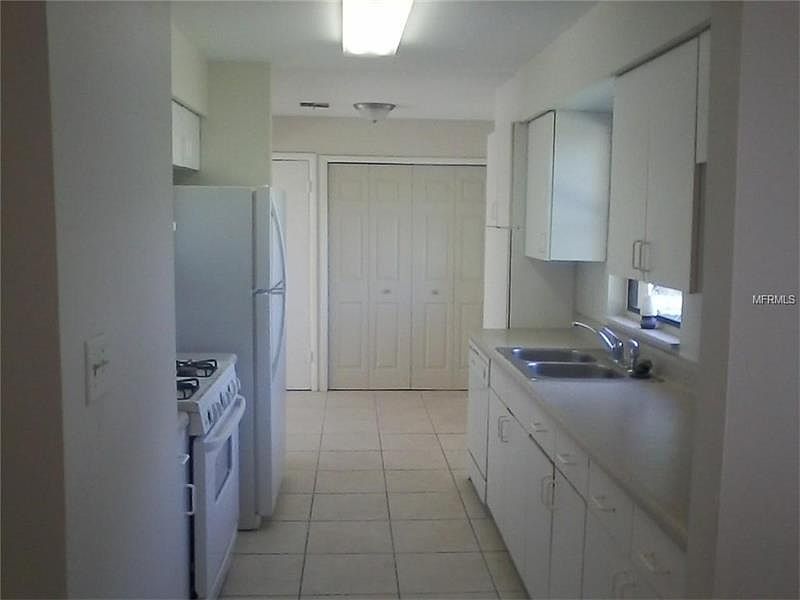 2nd image of 2854 Gale Pl