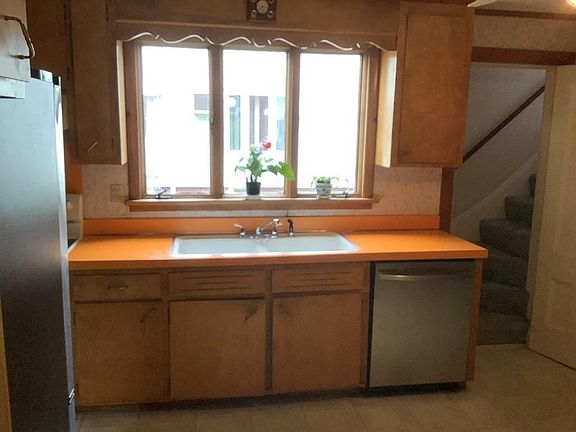 4th image of 50 Moulton St