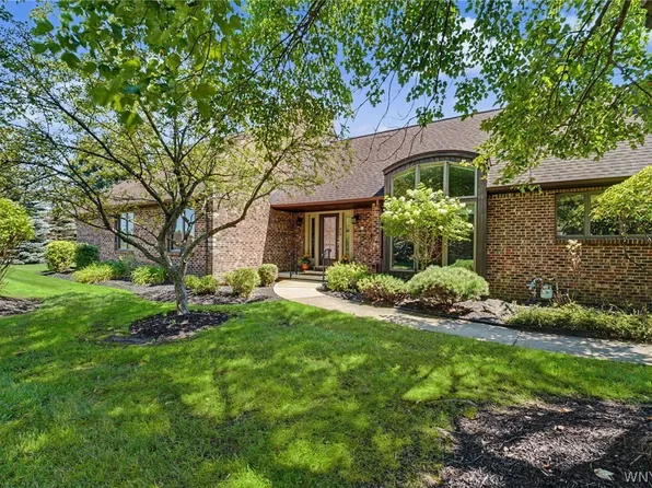 33 Hidden Ridge Cmn, Buffalo, NY 14221