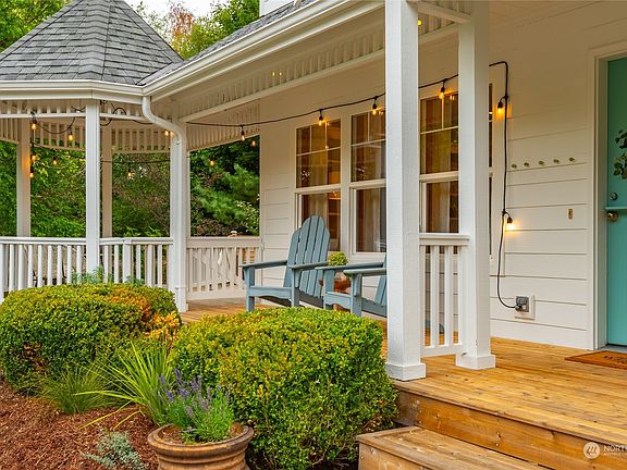 4th image of 772 Moji Lane NW