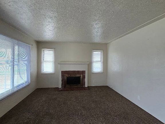 3rd image of 4141 Kenmore Dr S