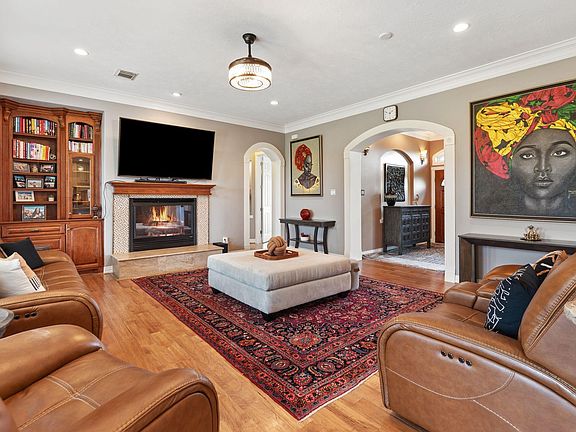 5th image of 4010 Adobe Arch Ct