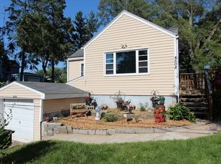4508 E Wonder Lake Dr, Wonder Lake, IL 60097