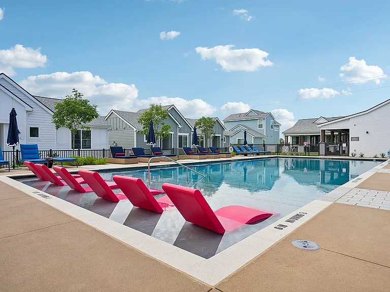 YardHomes Rowlett Creek Swimming Pool