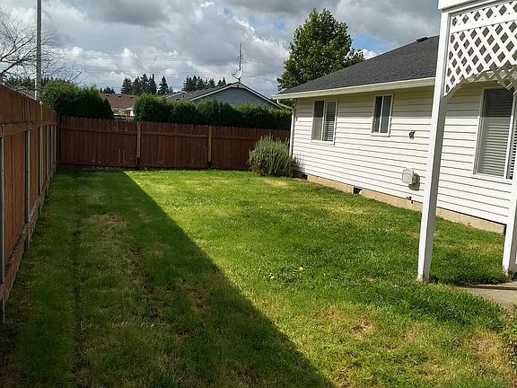 2nd image of 17003 NE 20th St