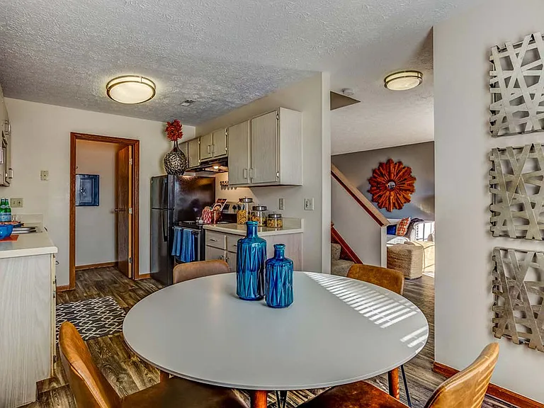 Heathermoor and Bedford Commons Apartments — Photo 12
