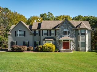 8 Windsor Ln, Andover, NJ 07821