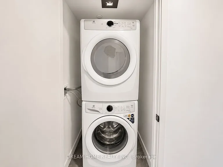 609 Sherbourne St #1403 — Photo 8