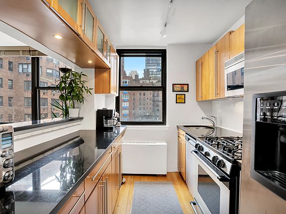 3rd image of 420 E 51st St APT 9B
