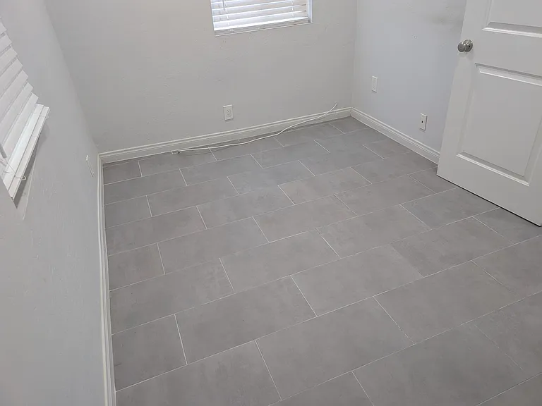 350 Maxim St — Photo 11