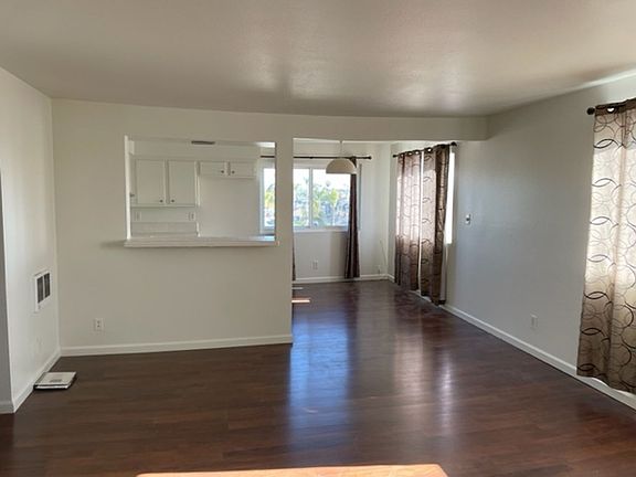 5th image of 5301 E The Toledo Unit 303