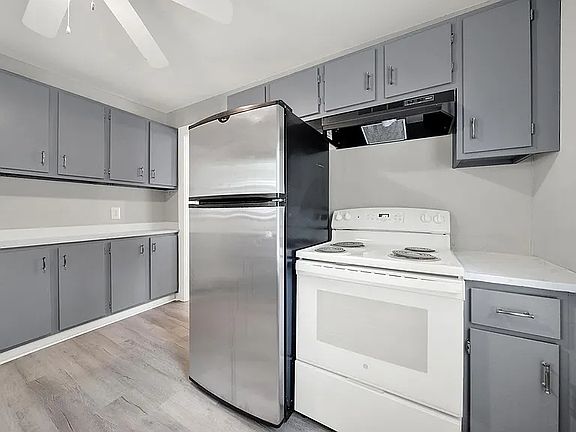 5th image of 714 Lucas St