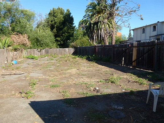 3rd image of 3435 Dimond Ave