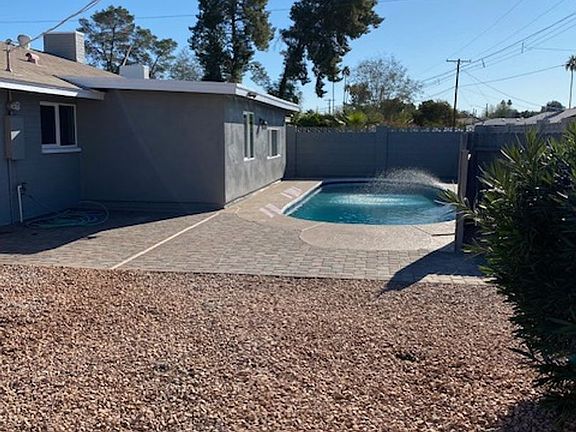 3rd image of 513 E Laguna Dr