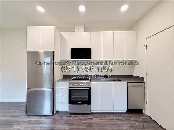 5th image of 1545 NE 41st Ave Unit 105