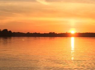 11982 N Main St, Whitmore Lake, MI 48189