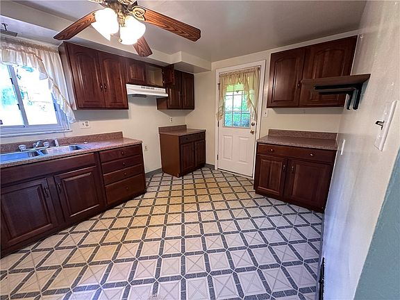 3rd image of 1306 Orangewood Ave