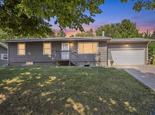 817 S Foster Ave, Sioux Falls, SD 57103