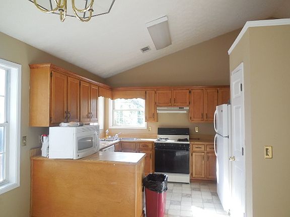 4th image of 2285 Boone Ct