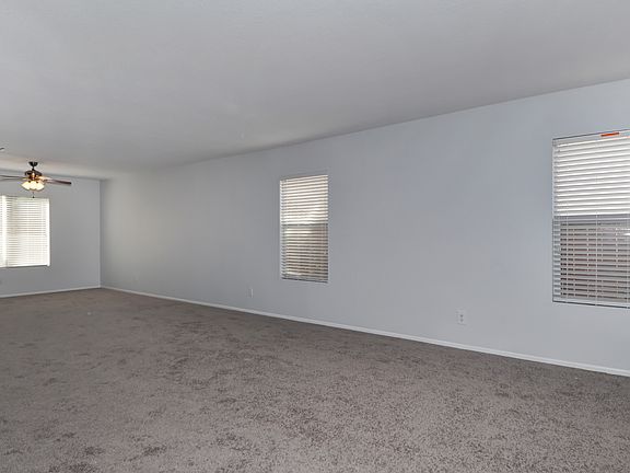 3rd image of 818 Bridgewood St